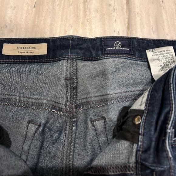 AG Adriano Goldschmied. The Legging super skinny. Dark wash faded finish. 27R - Picture 4 of 4